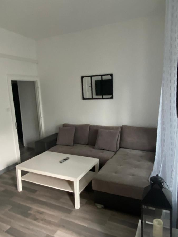 T2 Terrasse Vue Sur Piscine Apartment Larche (Correze)